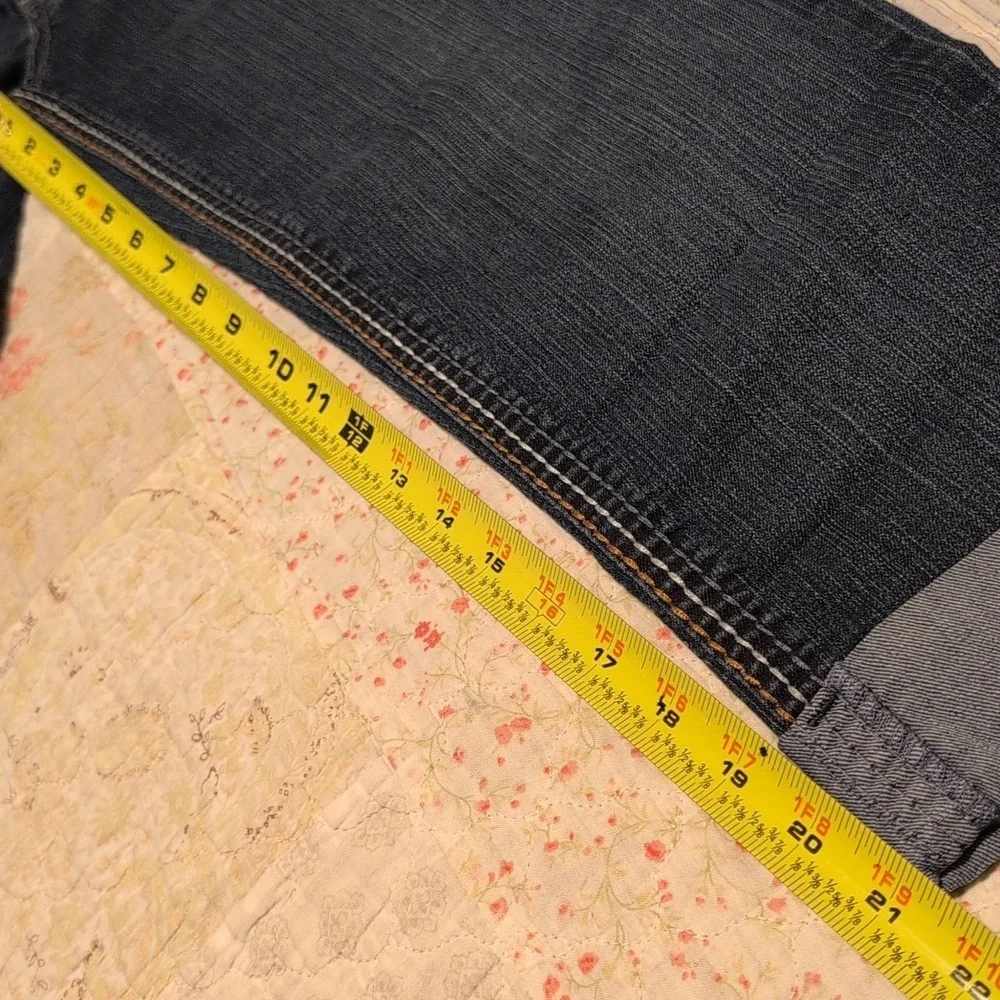 a.n.a A New Approach Women's Cuffed Denim Jeans